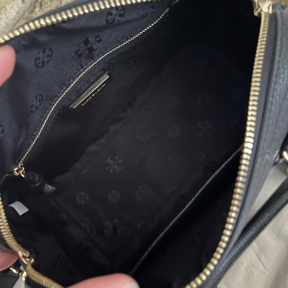 New Tory burch thea black satchel 🖤 - Picture 3 of 11